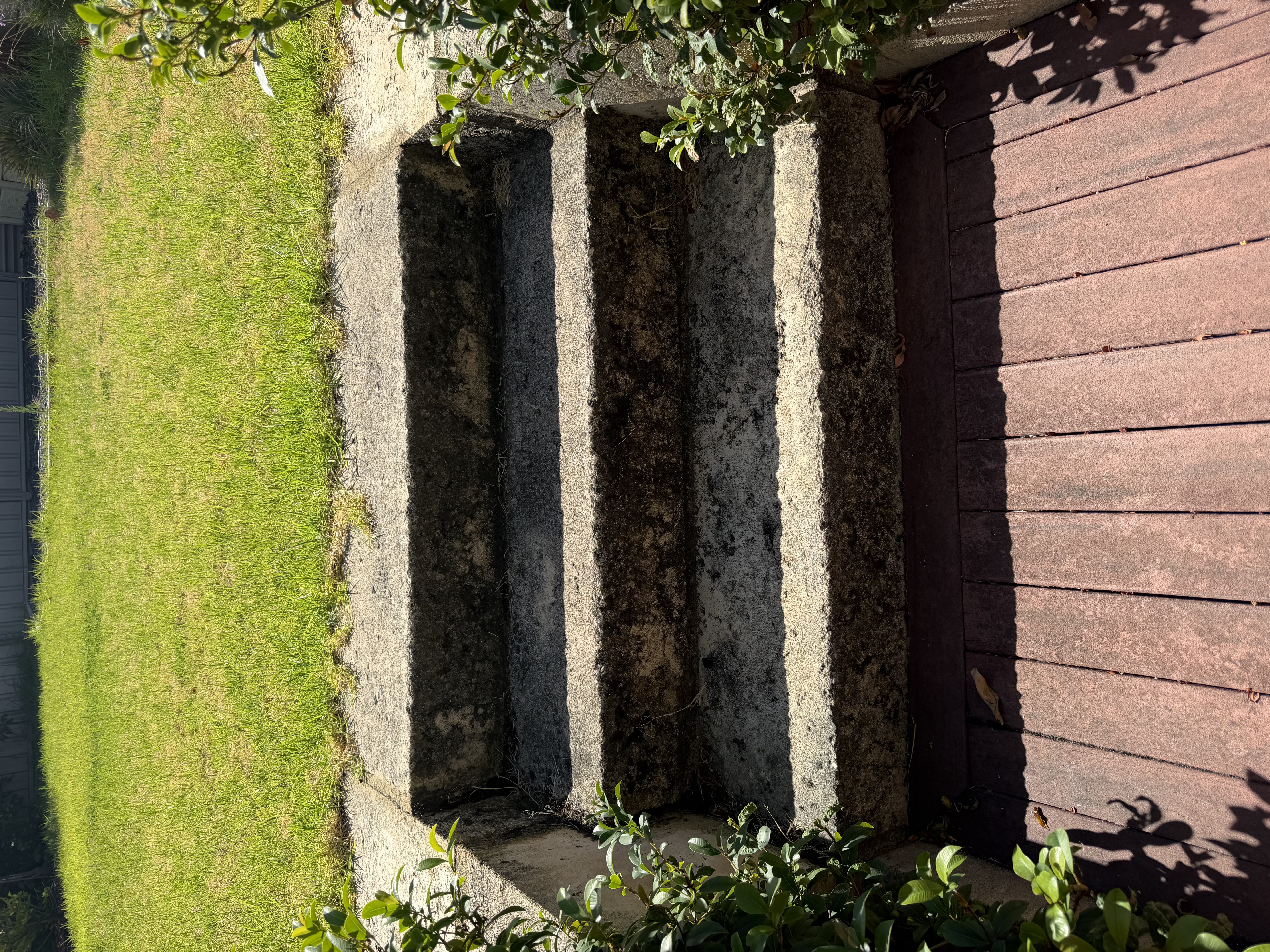 Concrete Concrete garden steps before — pressure cleaning North Beach Perth WA